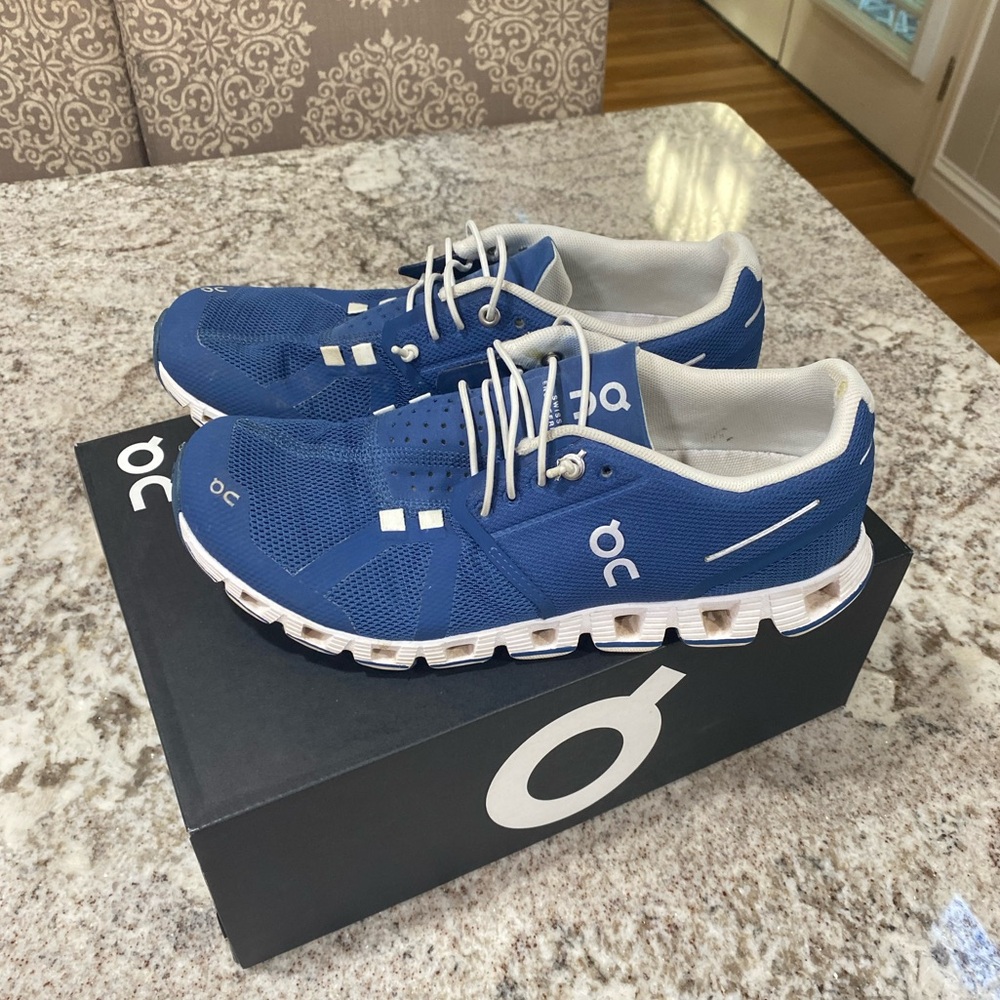 Women OnCloud 5 size 8